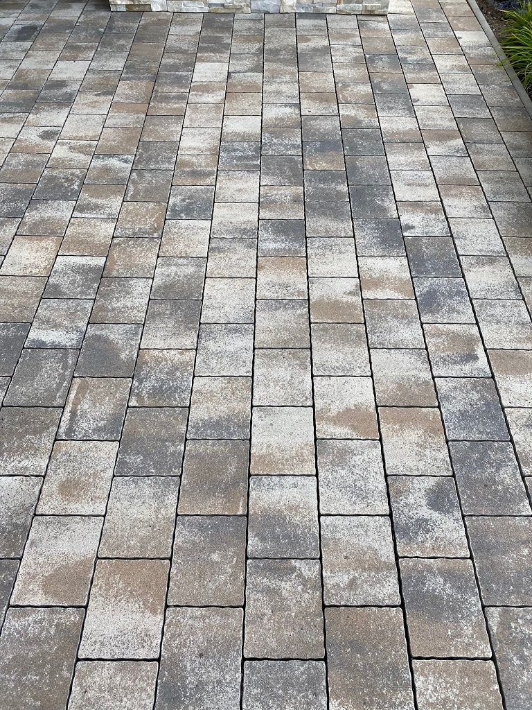 Detail venkovní dlažby